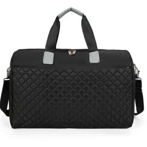 Fashion Travel Bag Quilted Design Zipper Large Capacity Luggage Weekends Handbag